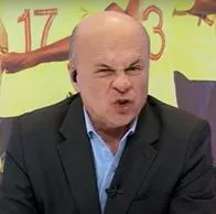 Carlos A. Vélez da muestras de que está muy bien y agradece a enfermeras con mordaz opinión