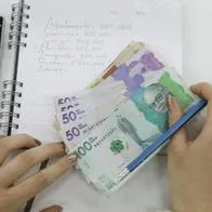 Salario mínimo que se defina para 2024 enfrenta una nueva preocupación y es que el aumento en la canasta familiar lo pondría en riesgo. 