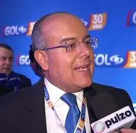 Cómo lucía Ricardo Orrego, de Noticias Caracol, cuando tenía pelo: video que se viralizó en redes.