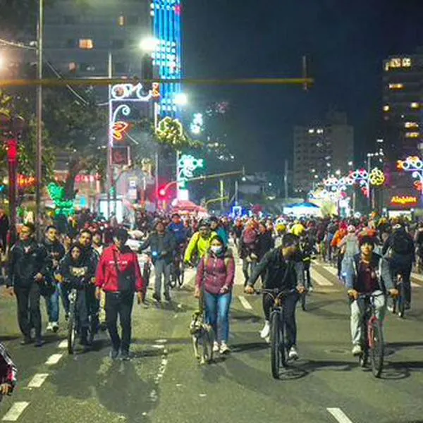 A rodar en la ciclovía nocturna en Bogotá el 14 de diciembre: horarios y actividades.