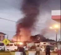 Incendio destruyó 3 casas en Tumaco y una mujer resultó con graves quemaduras