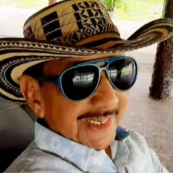 Lisandro Meza, cantante de cumbia y vallenato colombiano, está hospitalizado. Su familia desmintió recientemente su supuesta muerte