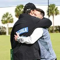 Lionel Messi visitó a la Selección Colombia y se abrazó con Néstor Lorenzo.