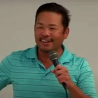 Foto de Tou Ger Xiong, en nota de muerte en Medellín y quién era el comediante y activista asiático asesinado; estuvo con reina