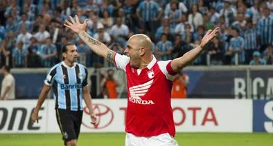 Ómar Pérez, exfutbolista argentino, recordó época en Santa Fe en la que no tenía agua caliente y no había buen gimnasio. Acá, los detalles.