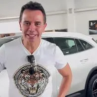  La millonada que costó el carrazo que Jhonny Rivera se compró de traído.