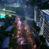 Recibimiento de hinchas del Medellín al equipo antes de la final del fútbol colombiano contra Junior.