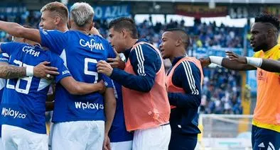 Millonarios despidió por lo alto a 'Juanito' Moreno y anunció salidas de otros 2 jugadores