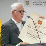 Ministro de Salud, Guillermo Alfonso Jaramillo, se defendió de hilo en Twitter que decía que falsificó dos posgrados en Suecia.