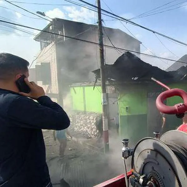 Incendio en una ferretería de Viotá deja 5 personas heridas