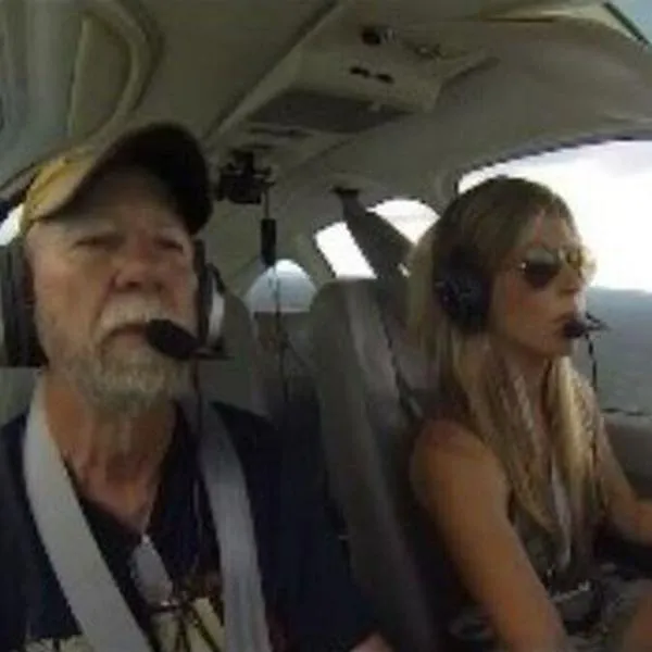 La influencer Jenny Blalock y su padre murieron en un accidente de avioneta 