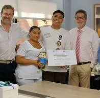 El joven Diego Fernando Castaño, oriundo de Buenaventura estudiará medicina, tal como lo soñó tras sacar puntaje perfecto en la prueba Icfes y conseguir una beca