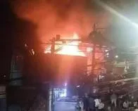 Incendio en el barrio Popular 2 de Medellín dejó una casa destruida