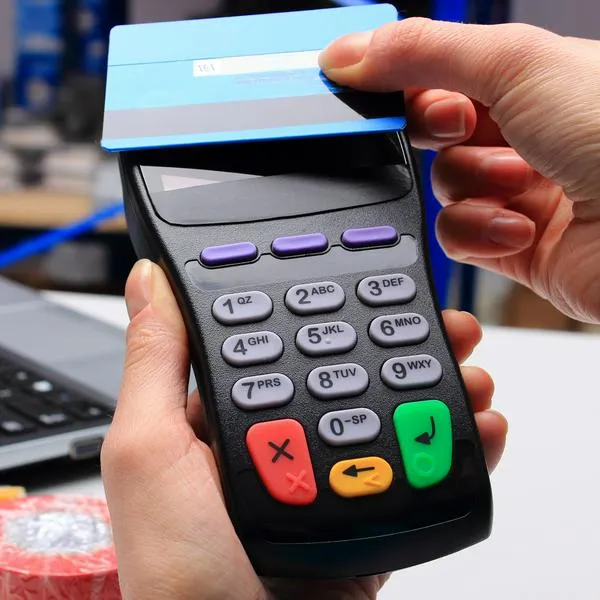 Tarjetas débito de Bancolombia, Davivienda y más bancos que están siendo usadas en el país.