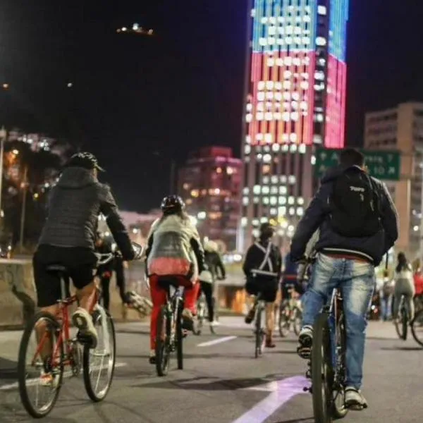 EN VIVO ciclovía nocturna en Bogotá hoy: así va la movilidad, trancones y cierres
