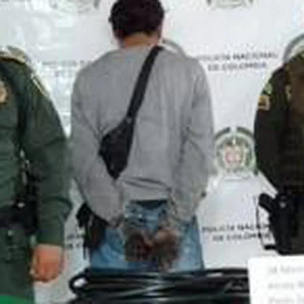 Con 18 metros de cable de cobre fue sorprendido un sujeto en el barrio La Fachada