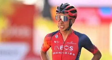 Egan Bernal fue protagonista en video de Ineos, en el que dejó ver detalles de la indumentaria para 2024.