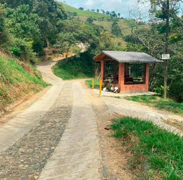 A conductor lo llevaron hasta una vereda de Girardota, lo mataron y le robaron el carro.