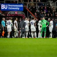 Jugador en Inglaterra se desplomó en cancha y hay preocupación; ya le había pasado antes