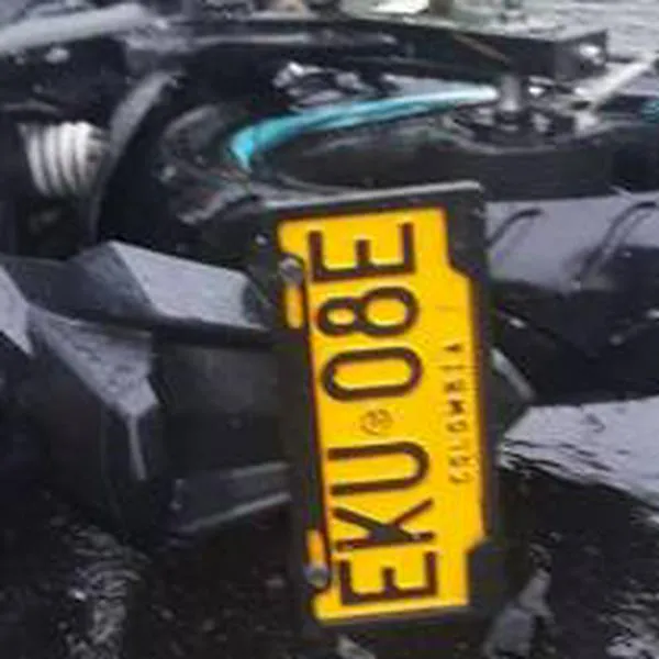 Motociclista falleció en una vía del Quindío tras estrellarse con un camión. Autoridades investigan las causas del sinestro vial.