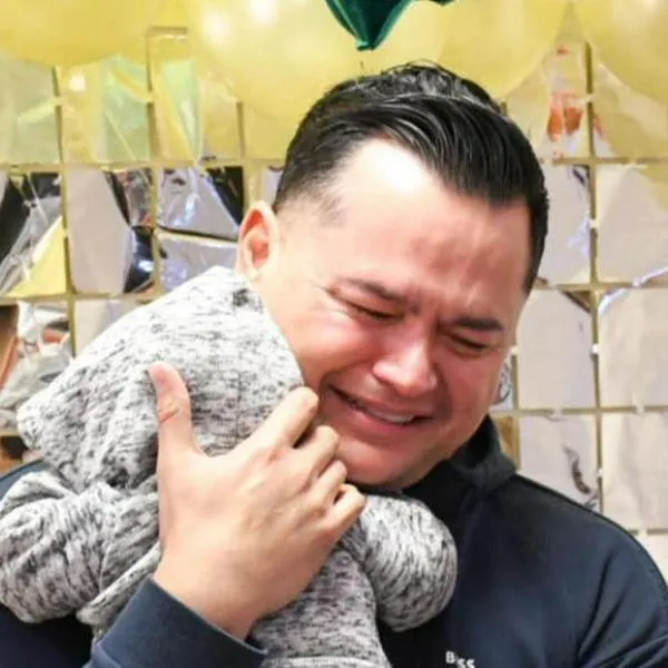  Hombre se convirtió en el primer padre soltero en adoptar un bebé en México 