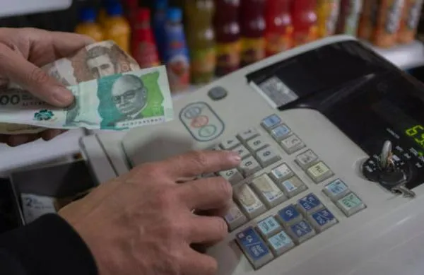 Inflación en Colombia se ubicará sobre el 9 % en 2023 y llegará al 5 % en 2024, según encuesta del Banrep