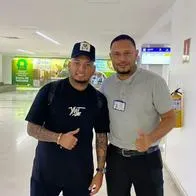 Jarlan Barrera fue ecnontrado en el aeropuerto de Cali y su fichaje por el Deportivo Cali es casi un hecho.