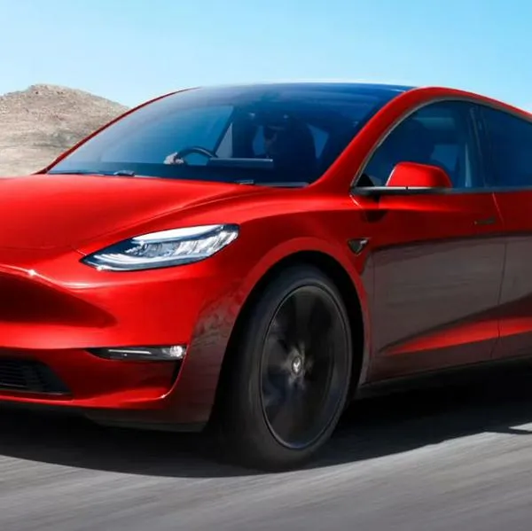 Tesla Model 2 es el nuevo vehículo eléctrico que competiría con Renault, Mazda, MG y otras marcas: su precio no superaría los 100 millones de pesos.