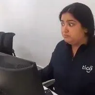 Momento en el que una asesora de Tigo en el centro comercial Premium Plaza de Medellín se niega a atender un cliente y le responde mal