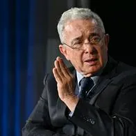 Álvaro Uribe mienta madre a directora de Centro de Memoria por 'Matarife'