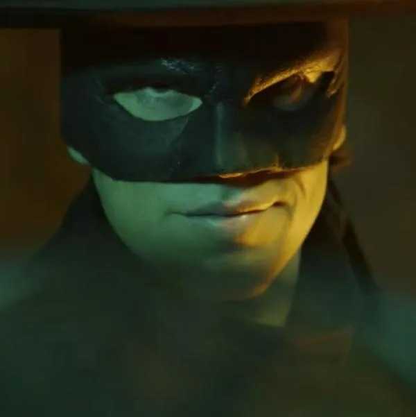 El Zorro vuelve a las pantallas el próximo 19 de enero en Amazon Prime Video. En la banda sonora está participando el cantante colombiano Juanes.