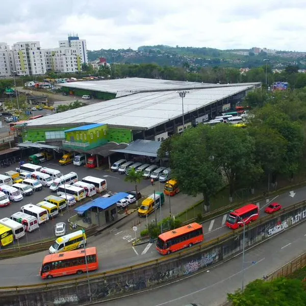 Anuncian aumento de tarifas de los peajes en importante terminal de transportes de Colombia para la temporada de fin de año.