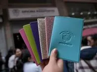 Cancillería busca aumentar el precio de los pasaportes en 2024