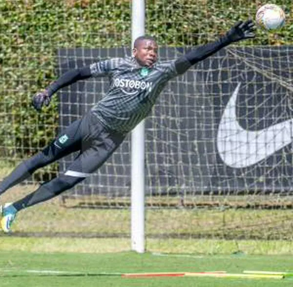 Atlético Nacional sorprendió a los hinchas y confirmó si el portero Harlem 'Chipi-Chipi' Castillo continuará o no en el club. Acá, detalles.