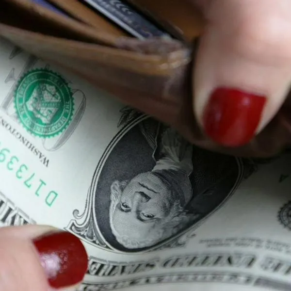 Precio del dólar y TRM hoy en Colombia, viernes 22 de diciembre: la divisa inició la jornada con leve caída y así quedó su valor.