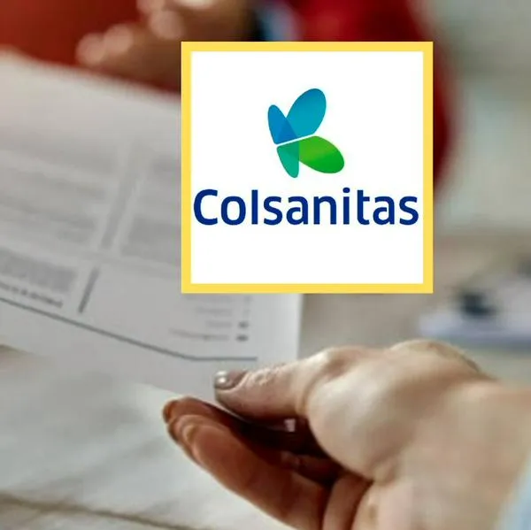 Foto de un contrato, a propósito de ofertas de empleo de Colsanitas