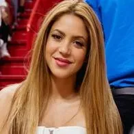 Así se ve instalada estatua de Shakira, en famoso sitio turístico de Barranquilla.