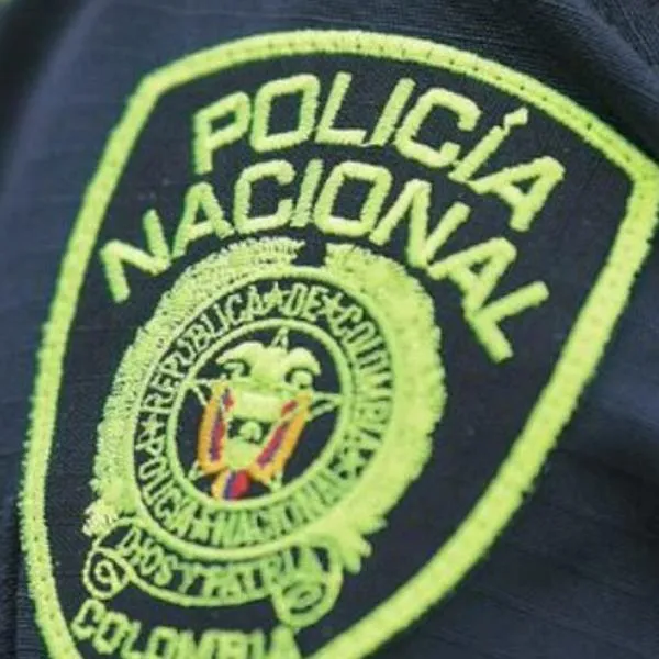 Foto de escudo de la Policía Nacional, por detención de presunto asesino de patrullera Paola 