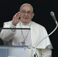 Papa Francisco insiste en no confundir la fiesta en Navidad con el consumismo