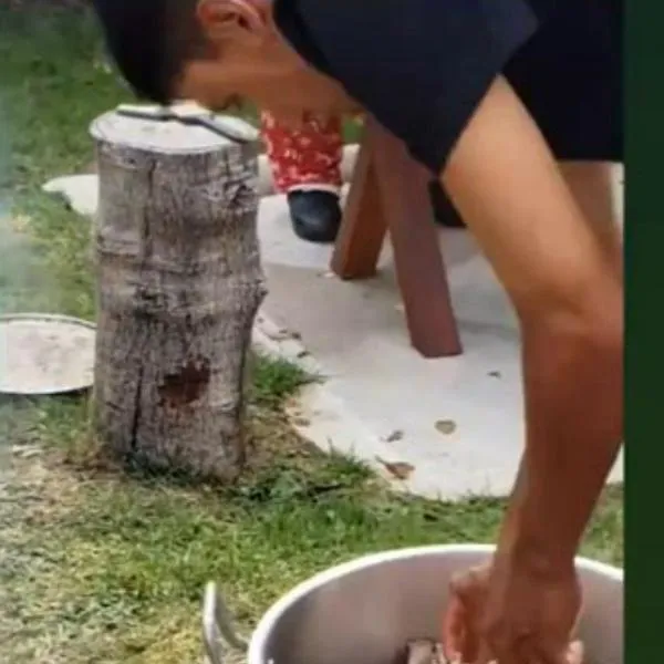 Egan Bernal celebró la Navidad cocinando sancocho con su familia