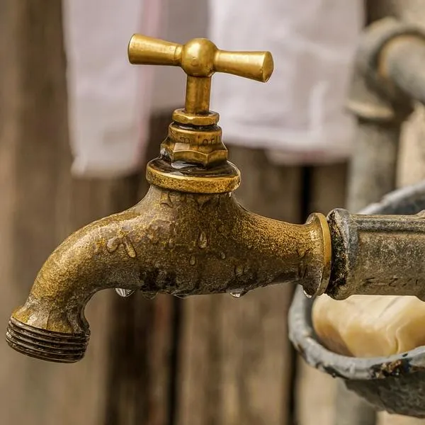 ¡Aliste el balde! Estos barrios de Cali se quedarán sin agua y luz este martes, 26 de diciembre.