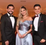 Mellisa Martínez, condecorada por el concejo de Barranquilla por su labor. El concejal David Galán lo entregó