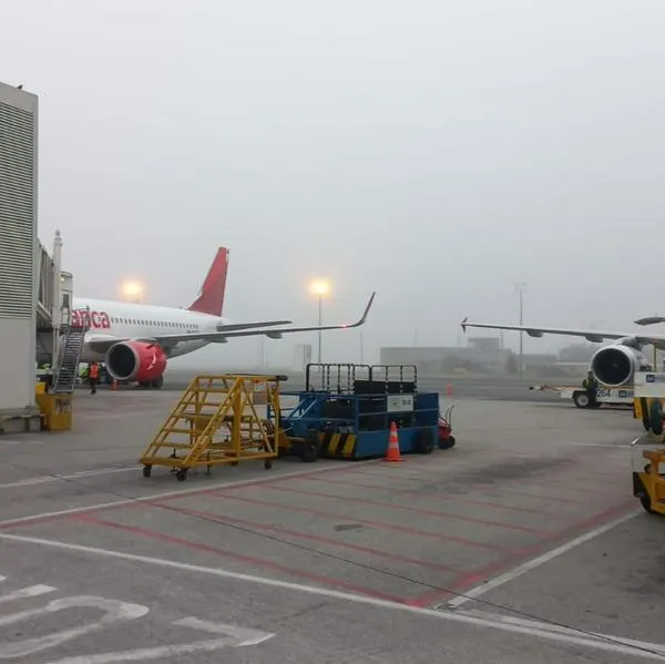 Aeropuerto José María Córdova de Rionegro sufre retrasos en vuelos por banco de niebla. Más de 20 viajes programados no han podido despegar.