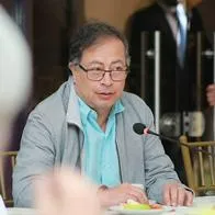 Gustavo Petro recibe halagos y críticas de dos menores por defender a su hija