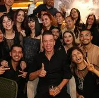 Rigoberta Urán hace fiesta de fin de año y empleados bailan canción de 'Rigo'