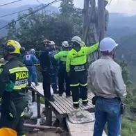 Organismos de socorro atendiendo emergencia en cable aéreo de Villamaría, Caldas.