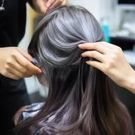 La presencia o ausencia de amoníaco en los tintes para el cabello depende de la formulación específica del producto.