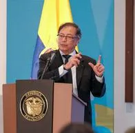 Presidente Petro propone reforma tributaria: bajar impuestos a empresas y subirlos a personas