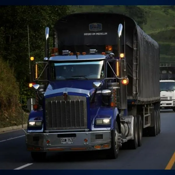 Transporte por carretera en Colombia bajó 30 %, según datos del Dane. Los repuestos y llantas fueron los que más bajaron.