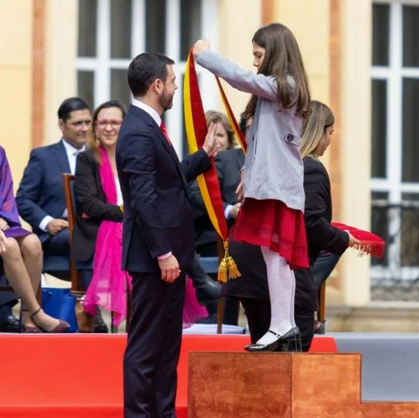Carlos Fernando Galán le hizo promesa a su hija Julieta Galán Deik durante acto de posesión como alcalde de Bogotá: video y qué le dijo